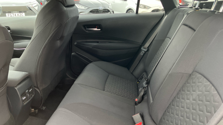 Toyota Corolla 2.0 VVT-i Hybrid Design 5dr CVT Hybrid Estate